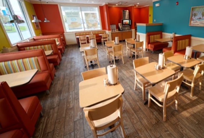 Captain D's Franchise interior